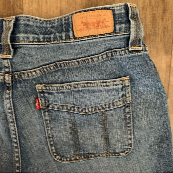 Levi’s jean shorts - Picture 5 of 5